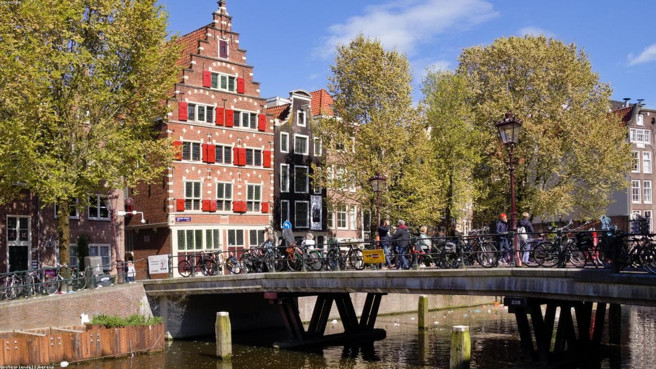 Amsterdam: Canals & Culture